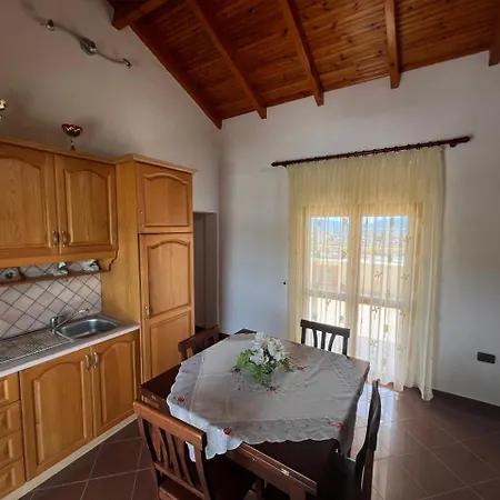 Eron Apartment *