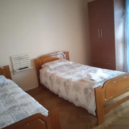 Eron Apartment *